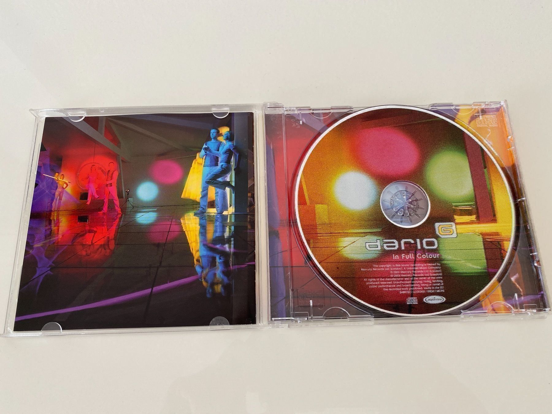 CDs: Dario, In Full Colour, CD – Gebraucht aus Lausanne von Sittingredbull 2
