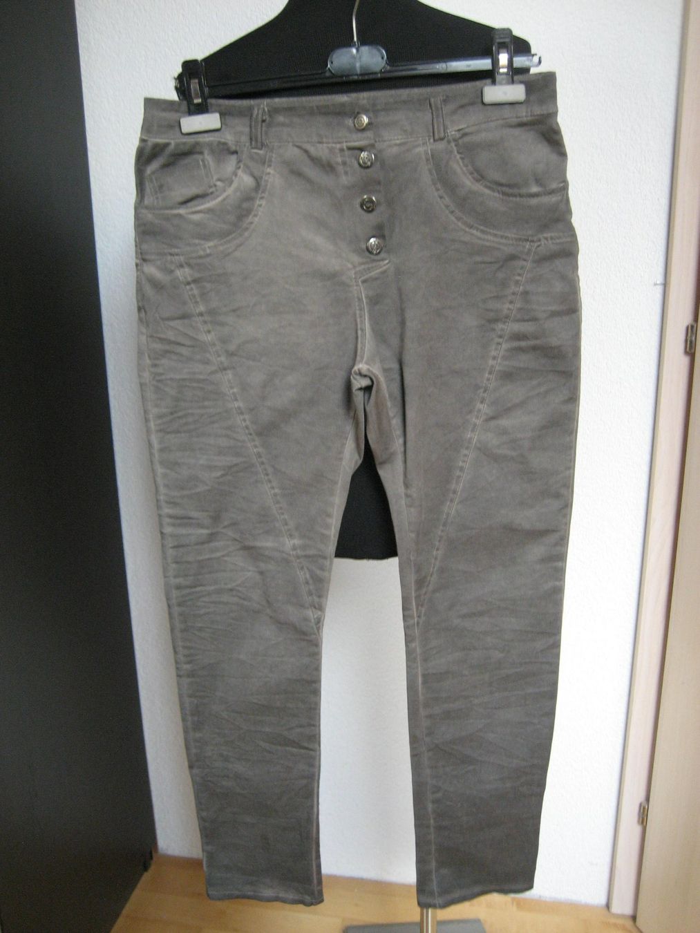 Pantaloni: Pantalon stretch Driver taille M neuf – Nuovo e nell'imballaggio originale da Delémont venduto da marryb