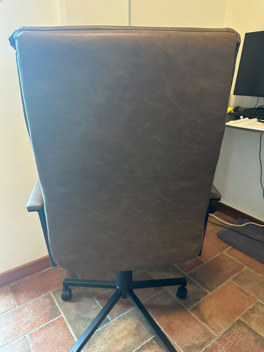 Conforama Fauteuils: Sedia ufficio ecopelle Conforama – D'occasion à Genestrerio par RUSTY_VIK 3
