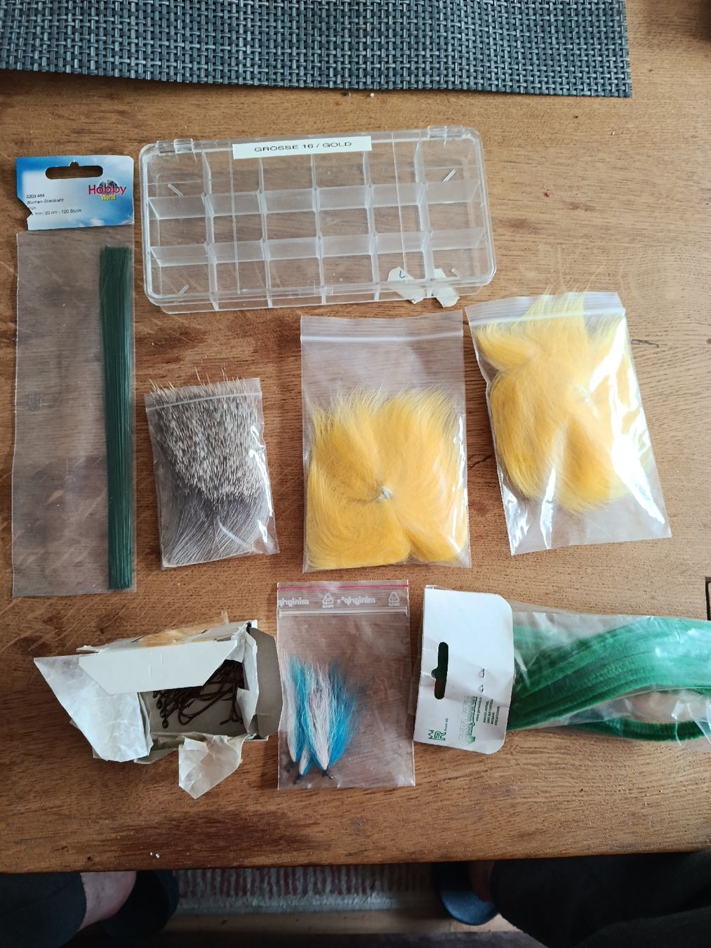 Esche: Fliegenbinden Set / Fly Tying Material – Usato da Unterseen venduto da Inf_6lxm