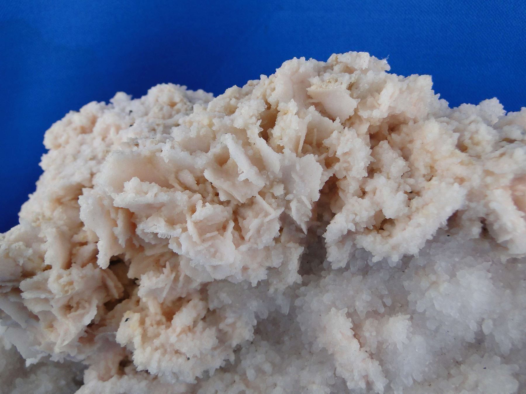 Minerali & Pietre curative: Rhodochrosit auf Quartz – Usato da Schinznach Bad venduto da Demerald 4