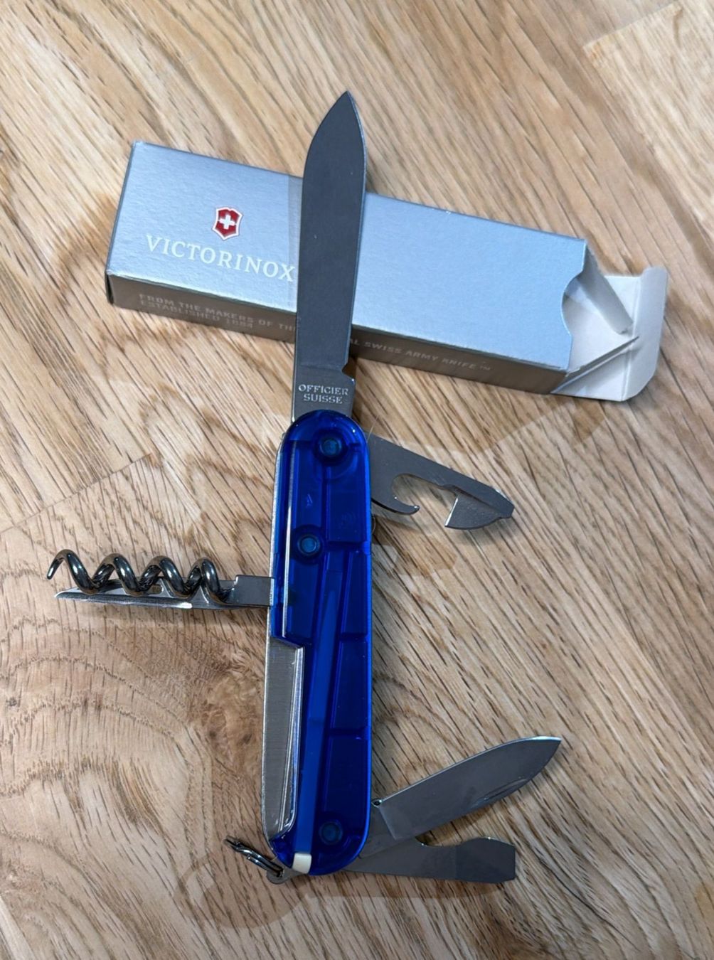 Victorinox Couteaux de poche: VICTORINOX SACKMESSER TRANSPARENT BLAU – Neuf avec emballage d'origine à Zürich par Frei-Occasionen 2