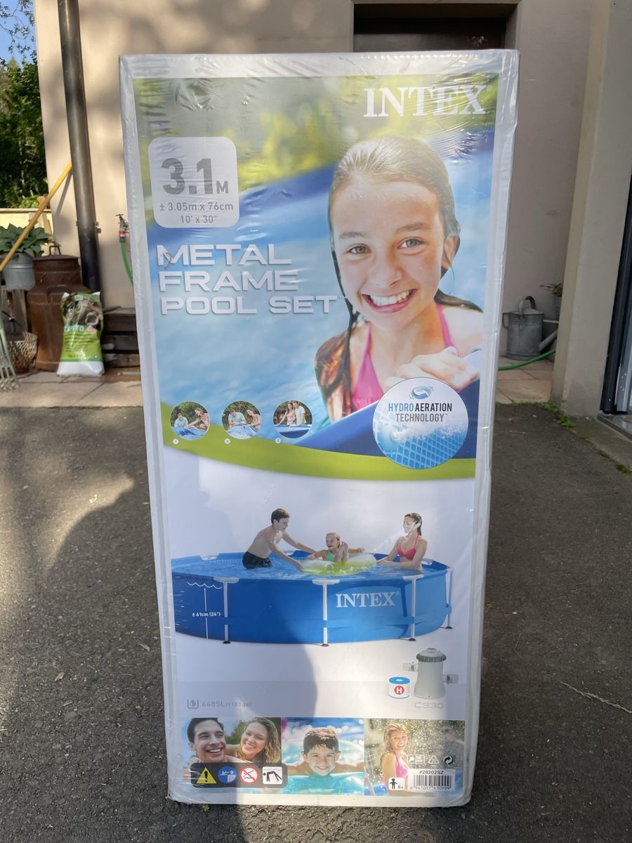 Intex Piscine: Intex pool – Nuovo e nell'imballaggio originale da Heiligenschwendi venduto da Mike73
