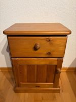Table de nuit en pin massif – fabrication artisanale