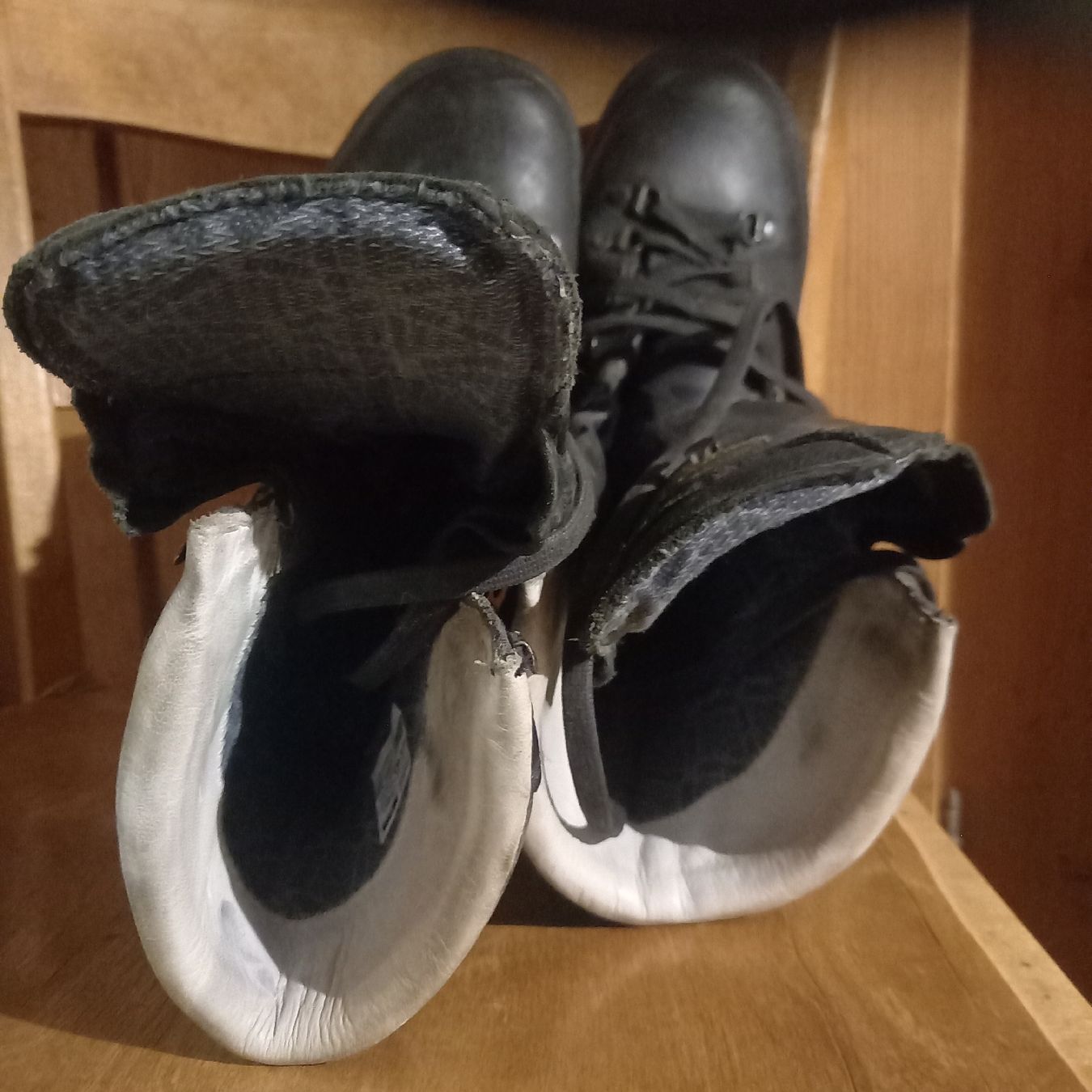 Meindl Scarpe da uomo: Meindl Gore-Tex Winterstiefel, Grösse 40, gebraucht – Usato da Galgenen venduto da Allerlei8854 9