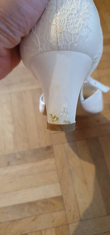 Scarpe da donna: Brautschuhe – Usato da Stalden (Sarnen) venduto da Xaendi4 2