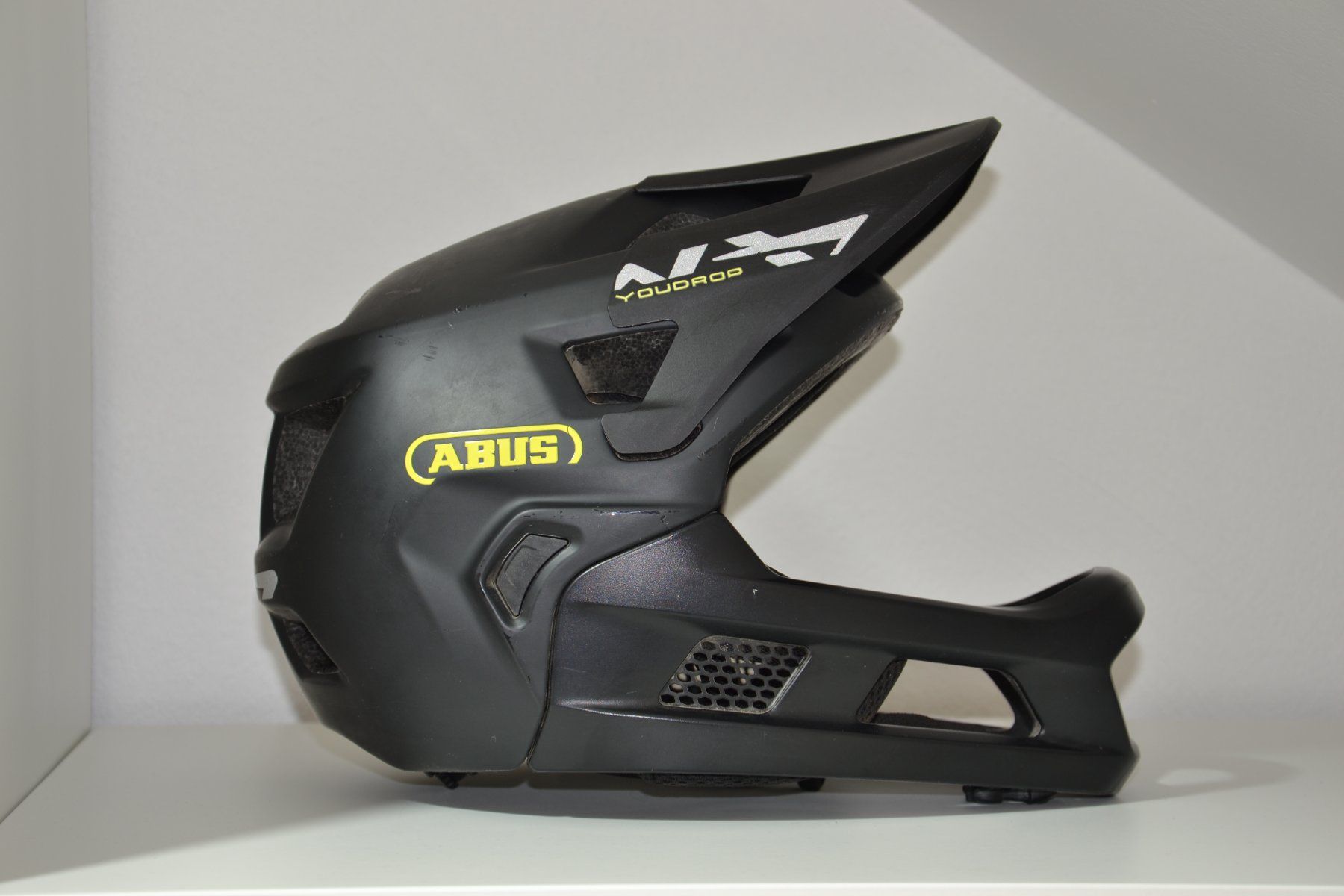 Abus Caschi: Casque vtt enfant Abus youdrop ff – Usato da Sierre venduto da kev_x7wd 1