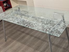Tisch mit Glasabdeckung und Metallfüssen 160x80cm