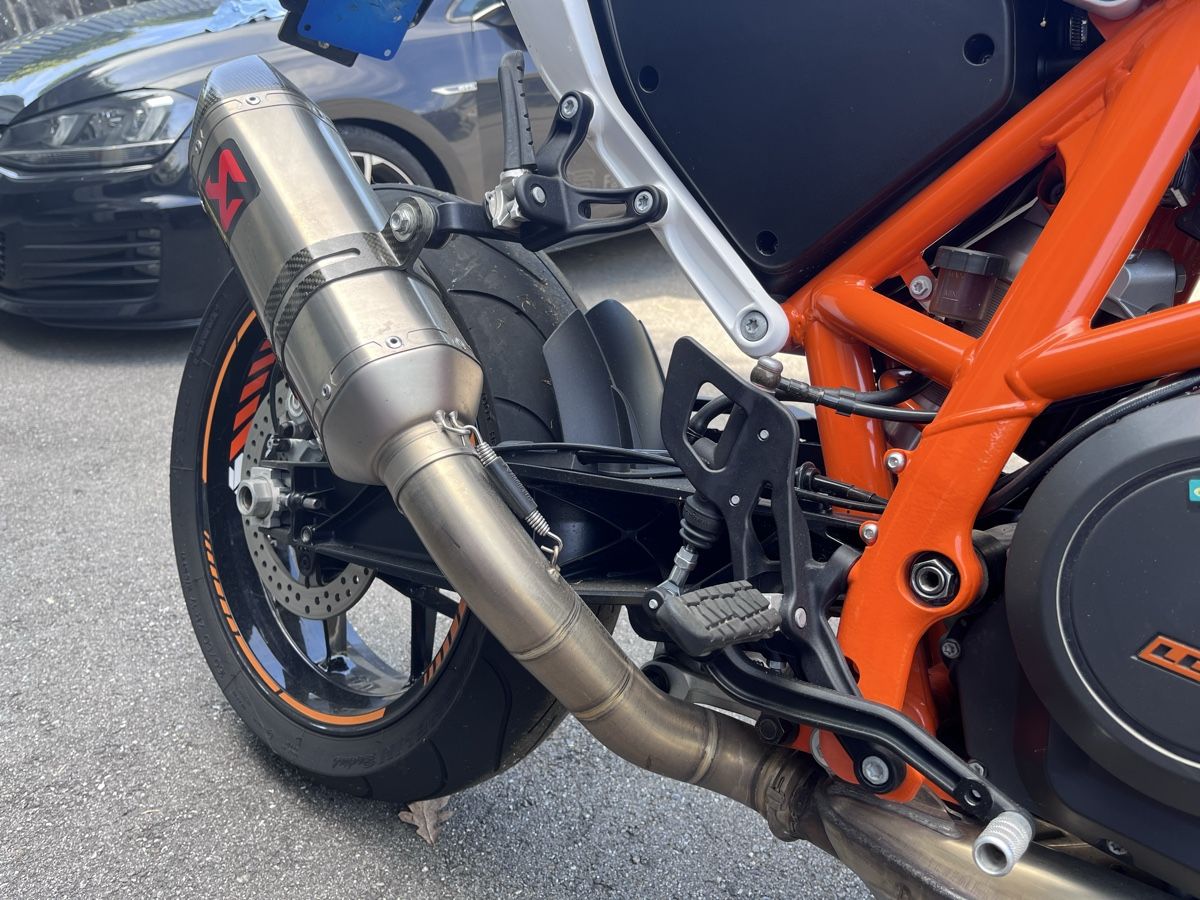 KTM Strasse: KTM Duke 690 R, Top Zustand, frisch ab Service – Gebraucht aus Bönigen von Seli_0 4