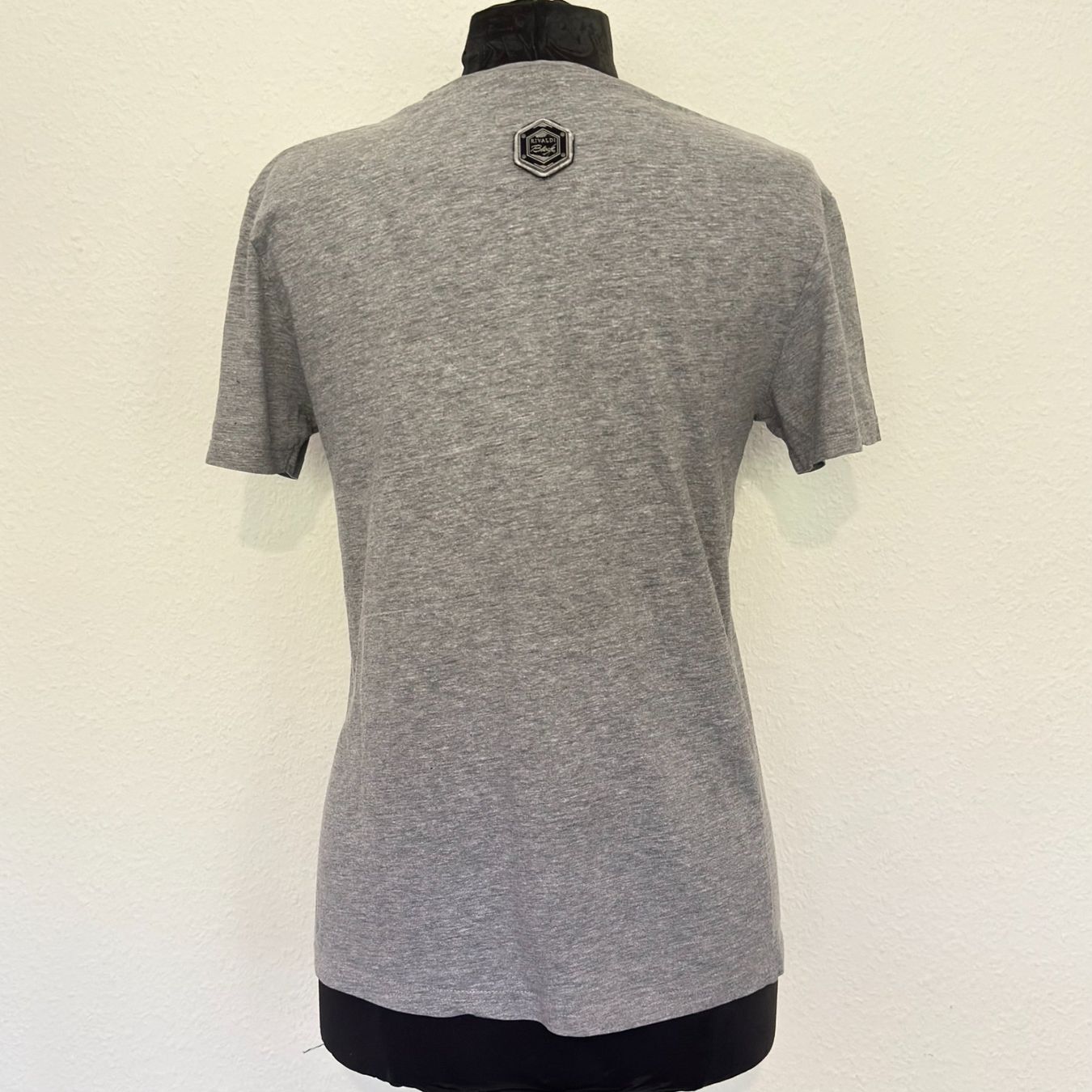 T-shirt: T-shirt crâne géométrique Rivaldi Black – Usato da Thônex venduto da Suisse.Shopping 2