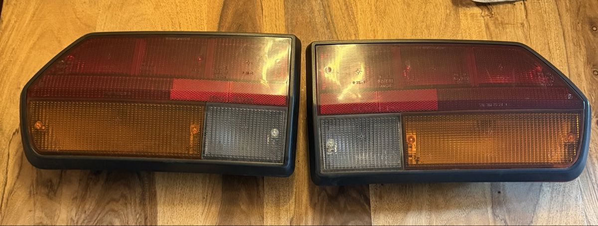 Alfa Romeo Tutti pezzi di ricambio auto: Alfa Romeo GTV6 / SEIMA Rücklichter – Usato da Buchs ZH venduto da really