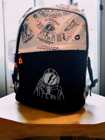 Neuer Rucksack mit Astronaut Motiv (Geschenkidee)