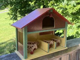 Alter Bauernhof Spielzeug-Stall aus Holz um 1950