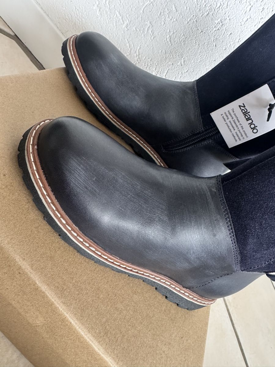 Friboo Scarpe per ragazze: Friboo winter boots size 32 New – Nuovo e nell'imballaggio originale da Blonay venduto da art_7f87 4