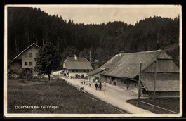 AK Dürrbach bei Gurnigel, Strapenpartie mit Häusern und Wald