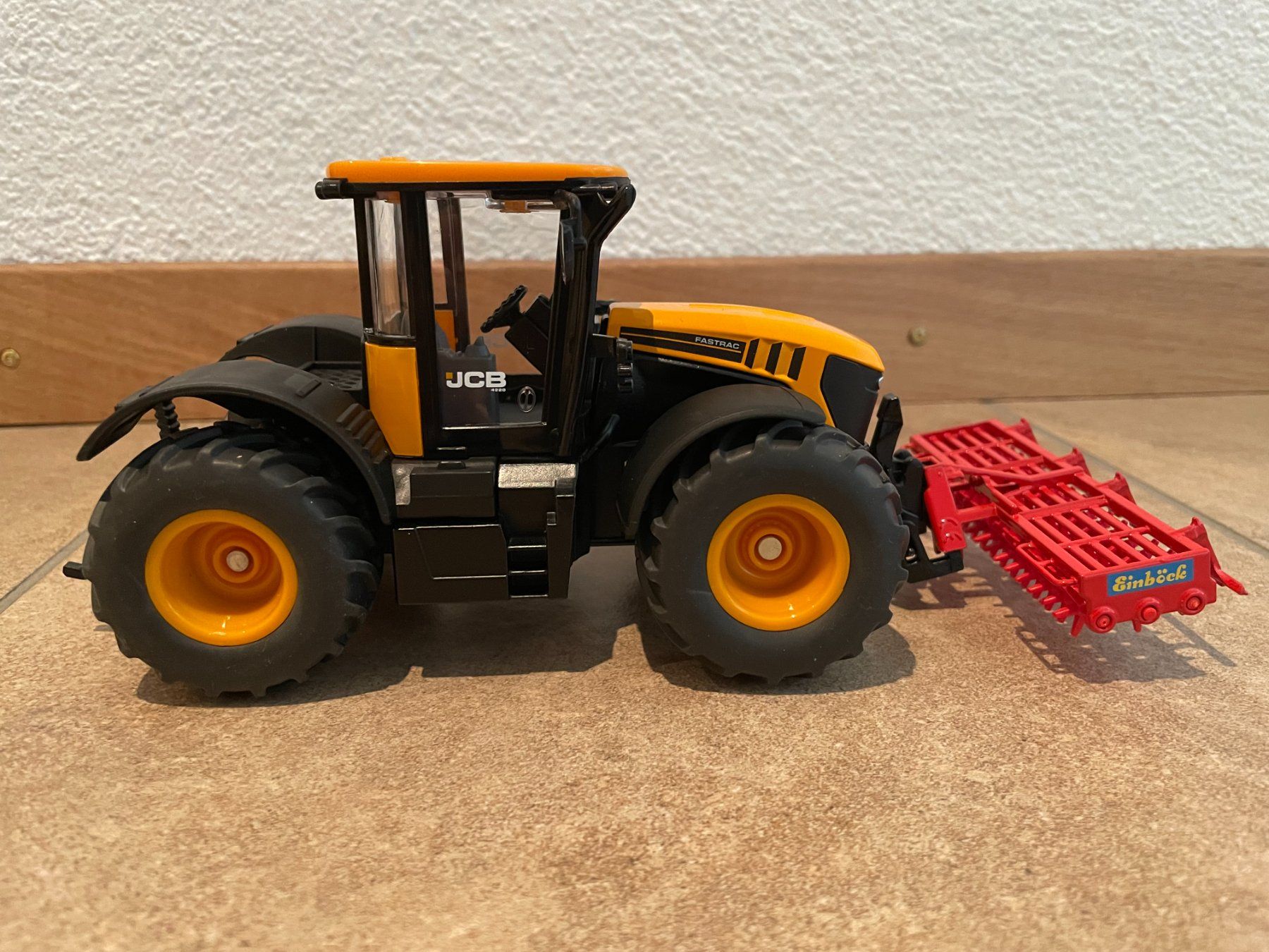 Jcb Traktoren: SIKU JCB Fastrac mit Sternwalze – Neu und originalverpackt aus Kreuzlingen von Stefan1150 2