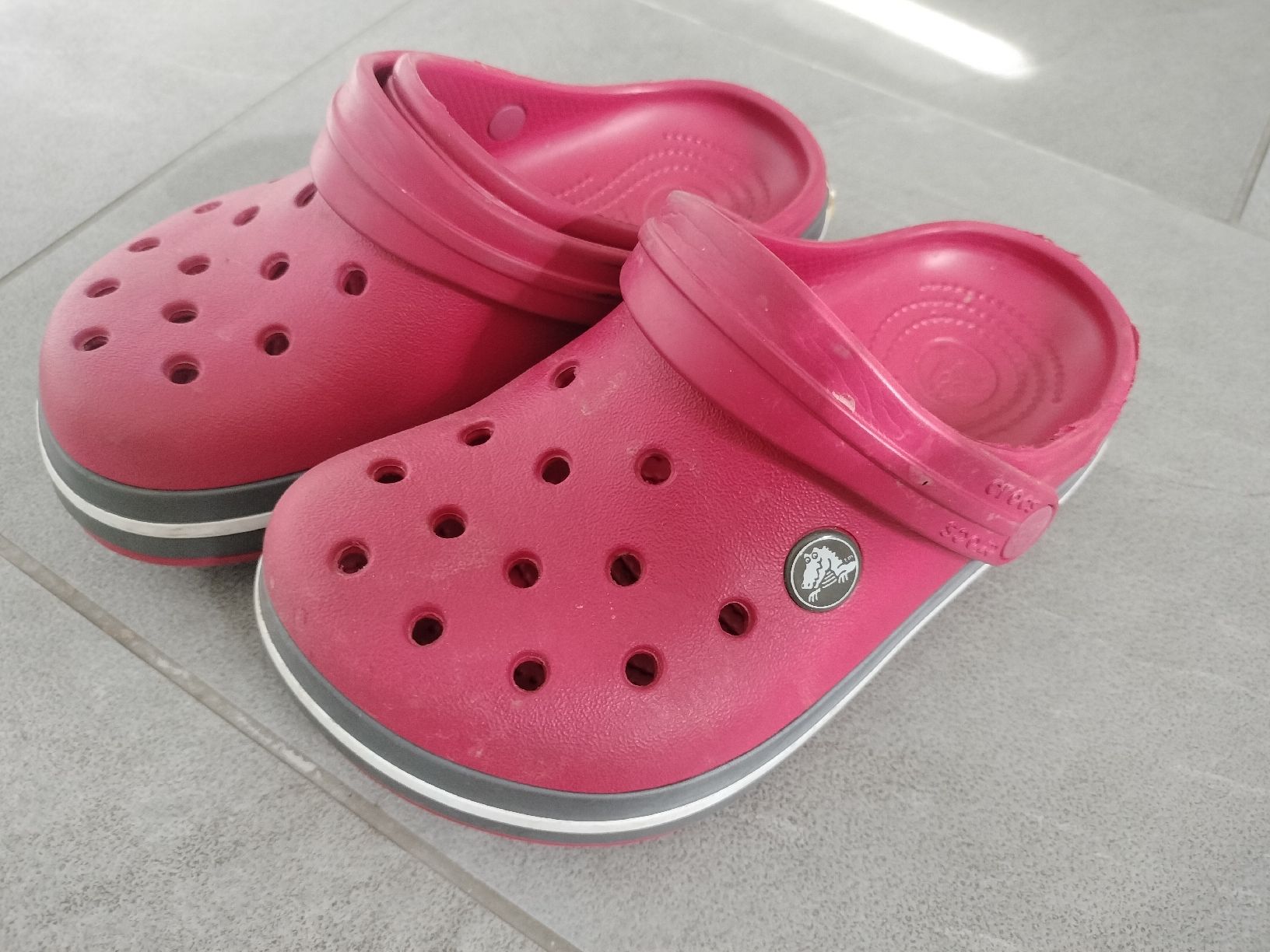 Crocs Schuhe für Jungen: Crocs Grösse J1 (EU 32/33) – Gebraucht aus Neftenbach von TheKringel