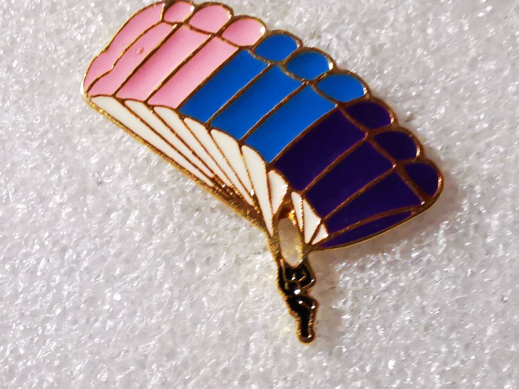 Placchette & Badge: Ansteckpin 164: Fallschirm – Usato da Oppligen venduto da Pin-Fall-Shop