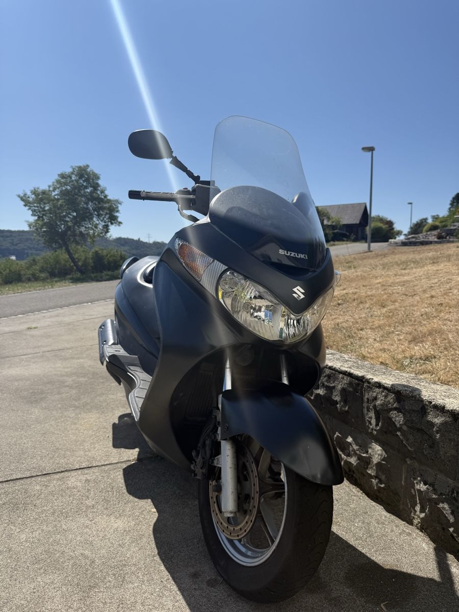 Suzuki Scooter: Suzuki Burgman uh200 – Usato da Villnachern venduto da oli_zd7b