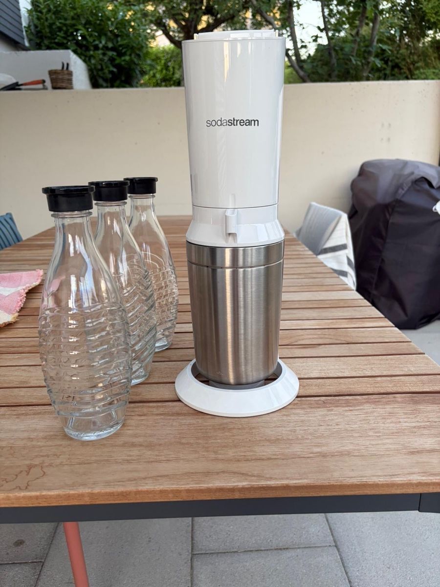 Sodastream Elettrodomestici da cucina: Sodastream CRYSTAL inkl. 3 Glasflaschen – Usato da Däniken SO venduto da pascaolo 1