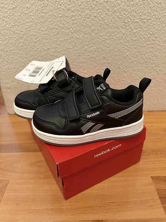 Scarpe per ragazzi: NEU REEBOK SCHUH 22 – Usato da Buchs SG venduto da tugba_38