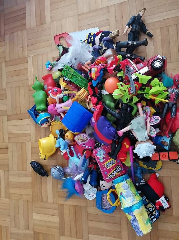 Giocattoli: Diverse Spielzeuge Krimkrams – Usato da Emmen venduto da Aribini 2