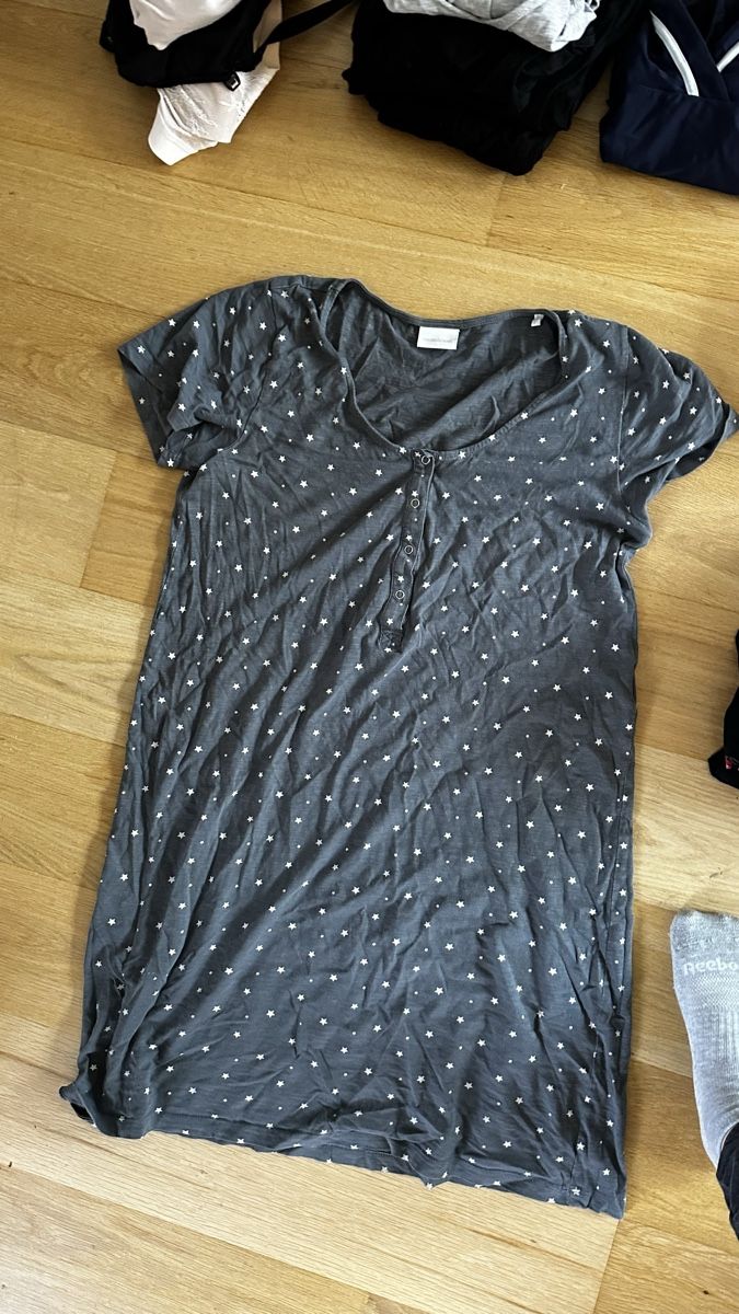 Lotti di vestiti: Tolle Stillkleidung – Usato da Oberglatt ZH venduto da jul_q86q 4