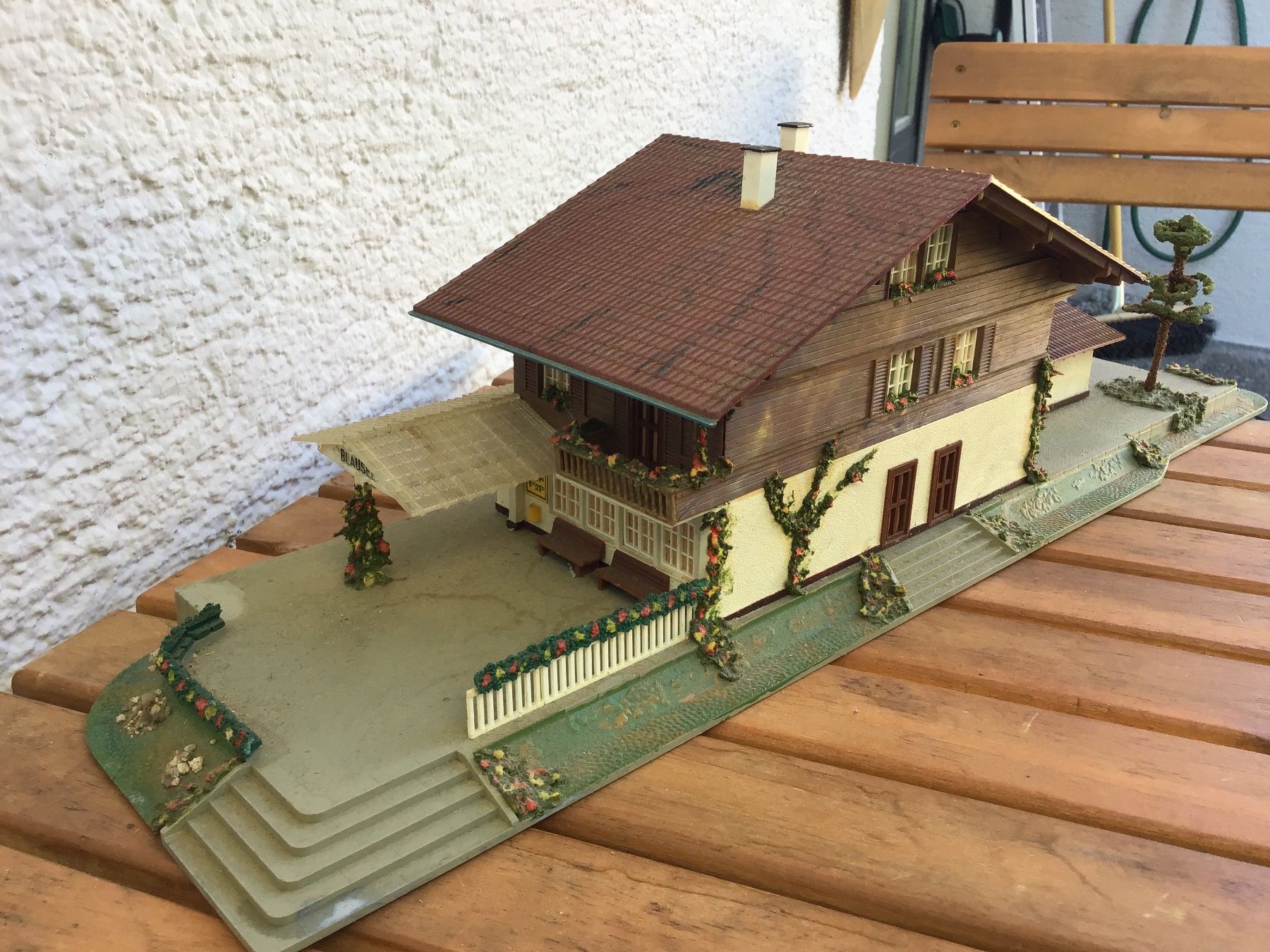 Kibri Modelleisenbahnen: Blausee Bahnhof Modell, Spur H0 Kibri 50er – Gebraucht aus Männedorf von Modell-Spezialisten 3