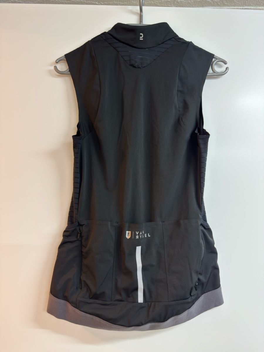 Decathlon Canottiere & Pantaloni: Radtrikot – Usato da Gamsen venduto da Le_De 1