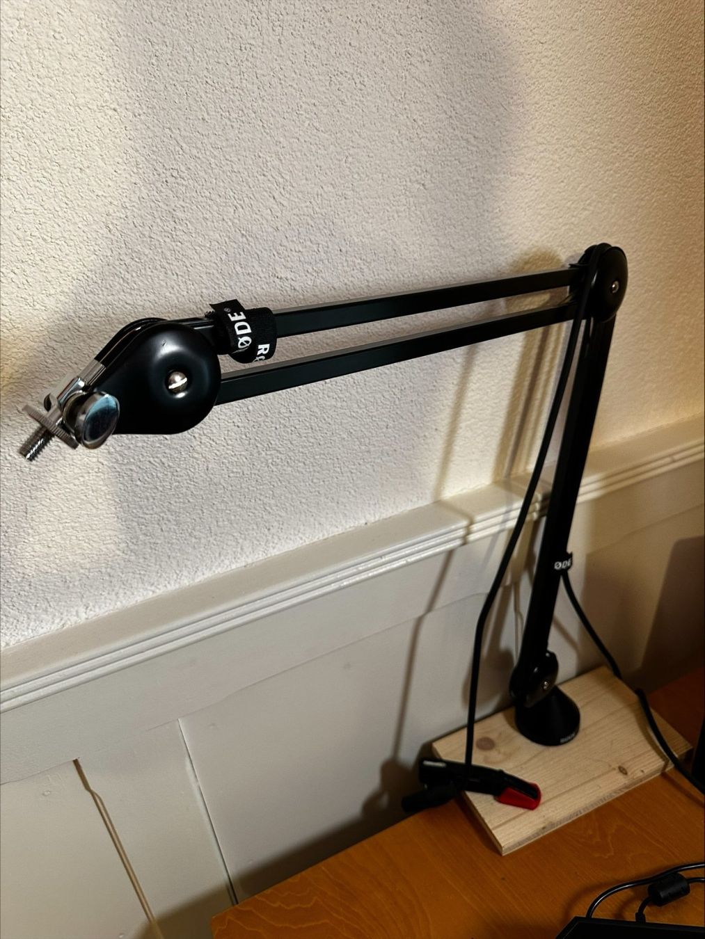 Røde Mikrofone: Rode Procaster set mit Shock Mount & Studio arm – Neu (gemäss Beschreibung) aus Unterkulm von  2