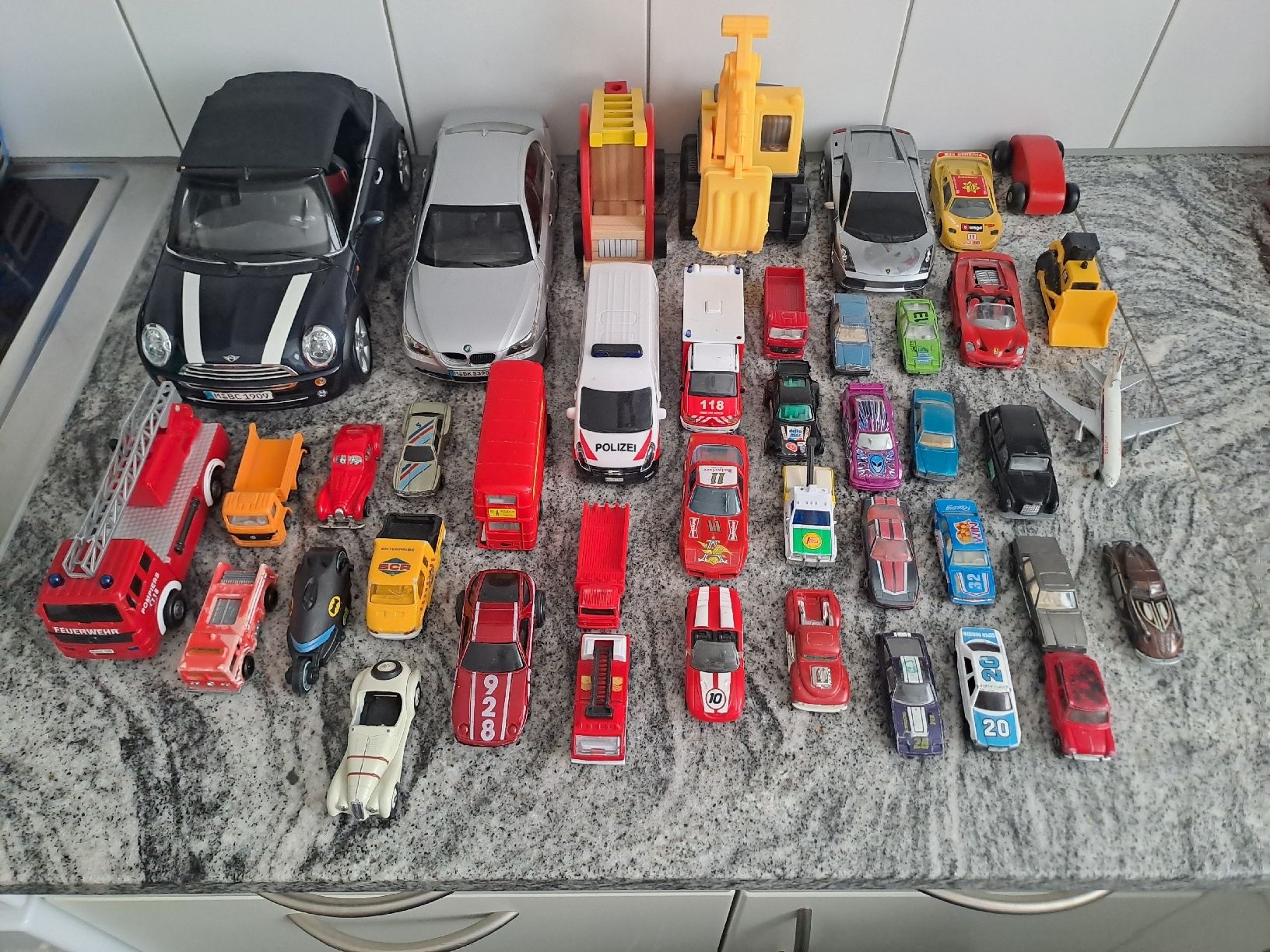 Spielzeuge: Konvolut Spielzeugautos div. Marken – Gebraucht aus Rickenbach LU von bishiida