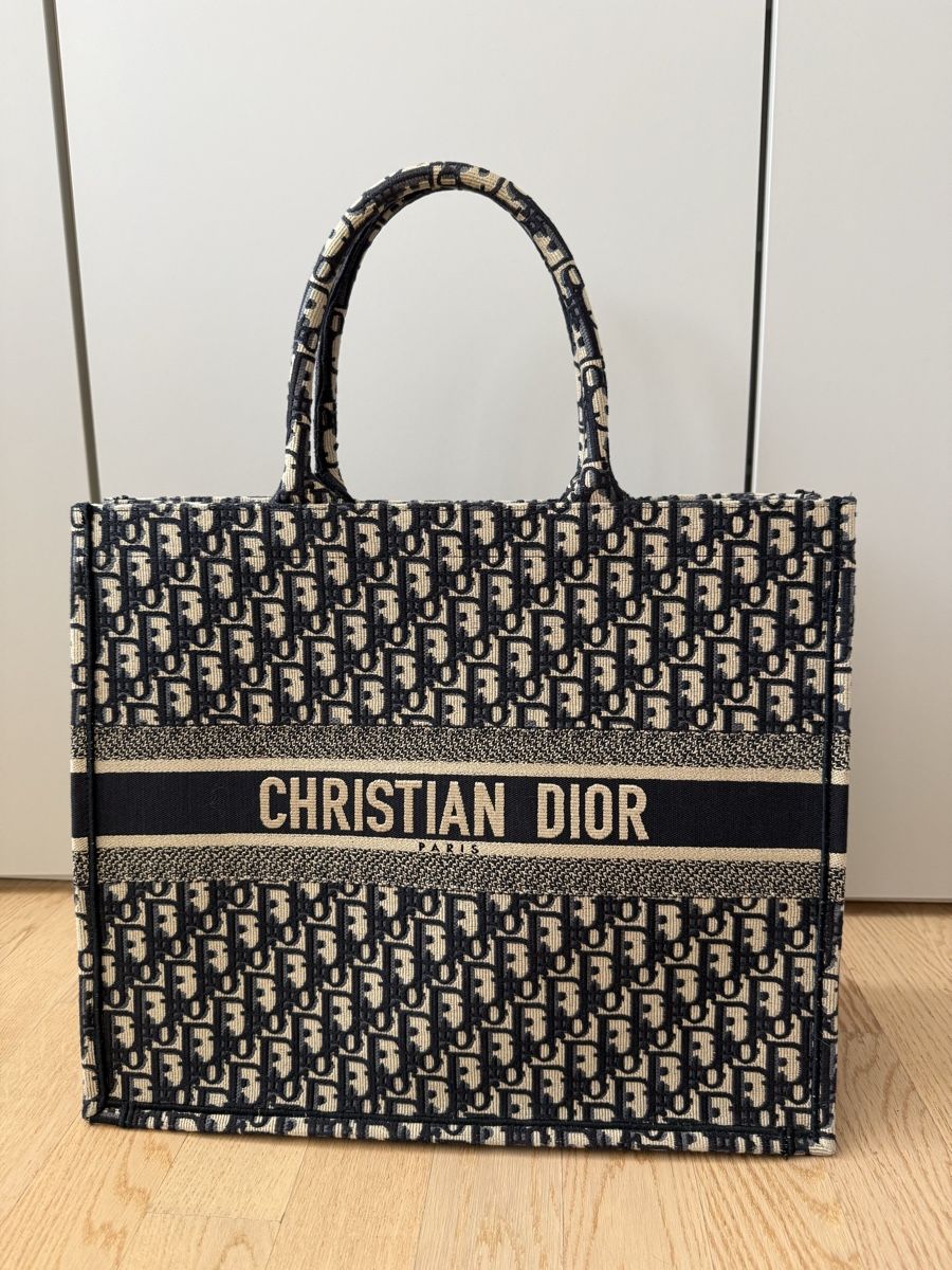 Dior Borse: Grosse Dior Book Tote – Nuovo (secondo la descrizione) da Pfäffikon ZH venduto da m8330