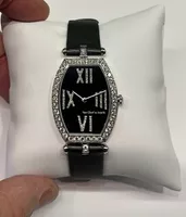 VAN CLEEF AND ARPELS Montre Tonneau Neuve -57%