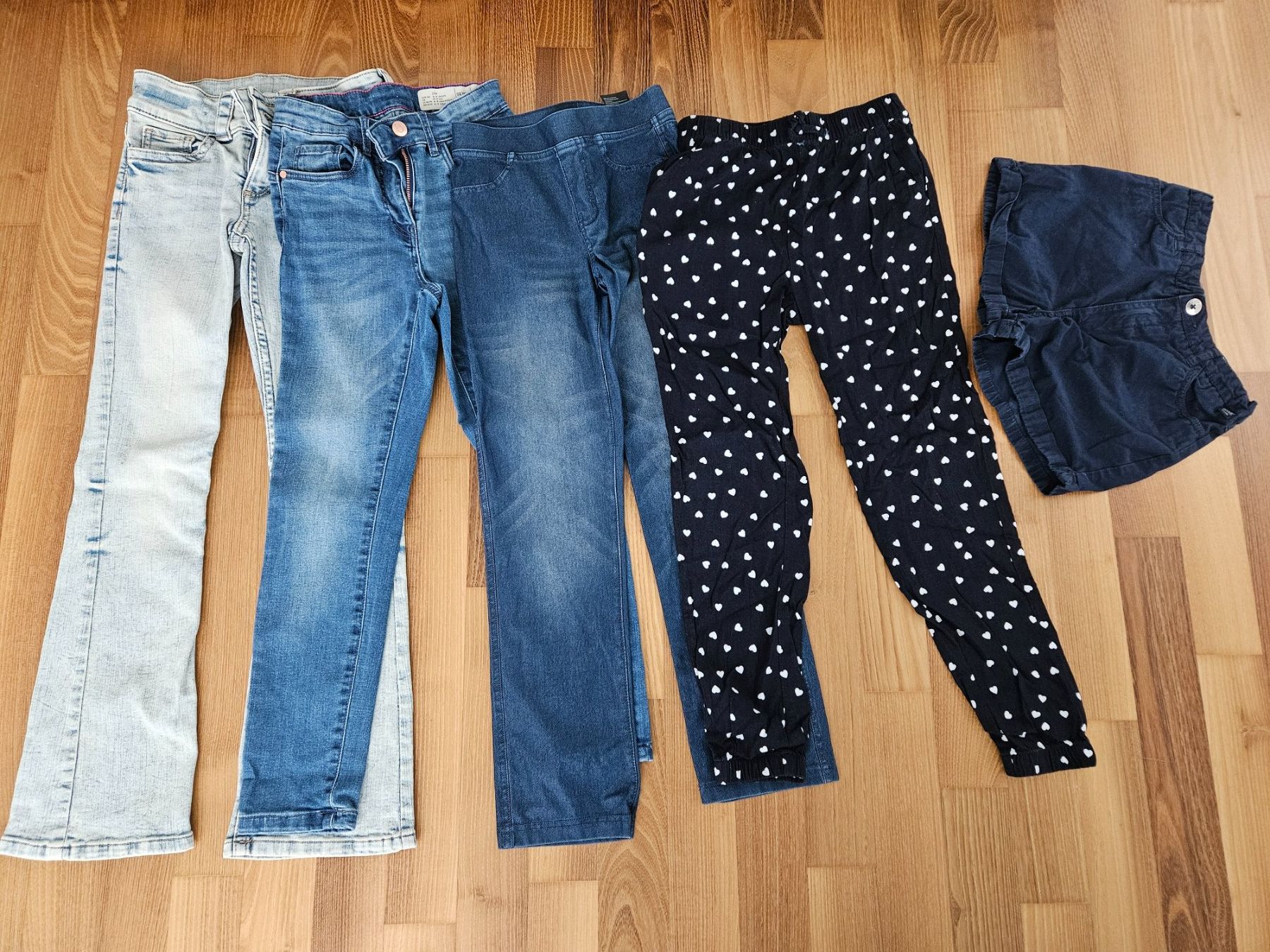 Lotti & Set di vestiti: Kleiderpaket Mädchen Gr. 134/140 – Usato da Ehrendingen venduto da mythical 1