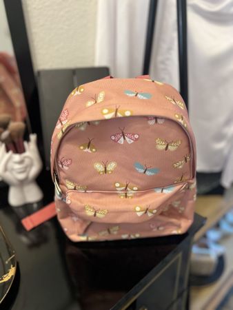 Süsser Kinderrucksack mit Schmetterlingen, ideal für Kita