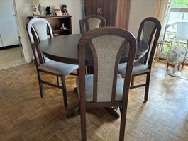 Table de salle à manger ( rallonge ) + 4 chaises