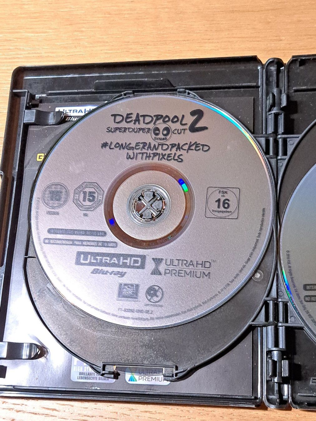 Tutti i DVDs: MARVEL 4-Disc Blu-ray 4K Ultra HD und Blu-ray DEADPOOL 2 – Nuovo (secondo la descrizione) da Unterseen venduto da Kanica 6