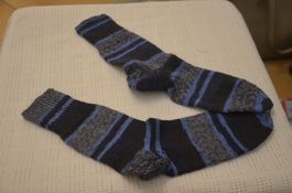 NO 37 - SOCKEN - HANDARBEIT - NEU (AZ4)