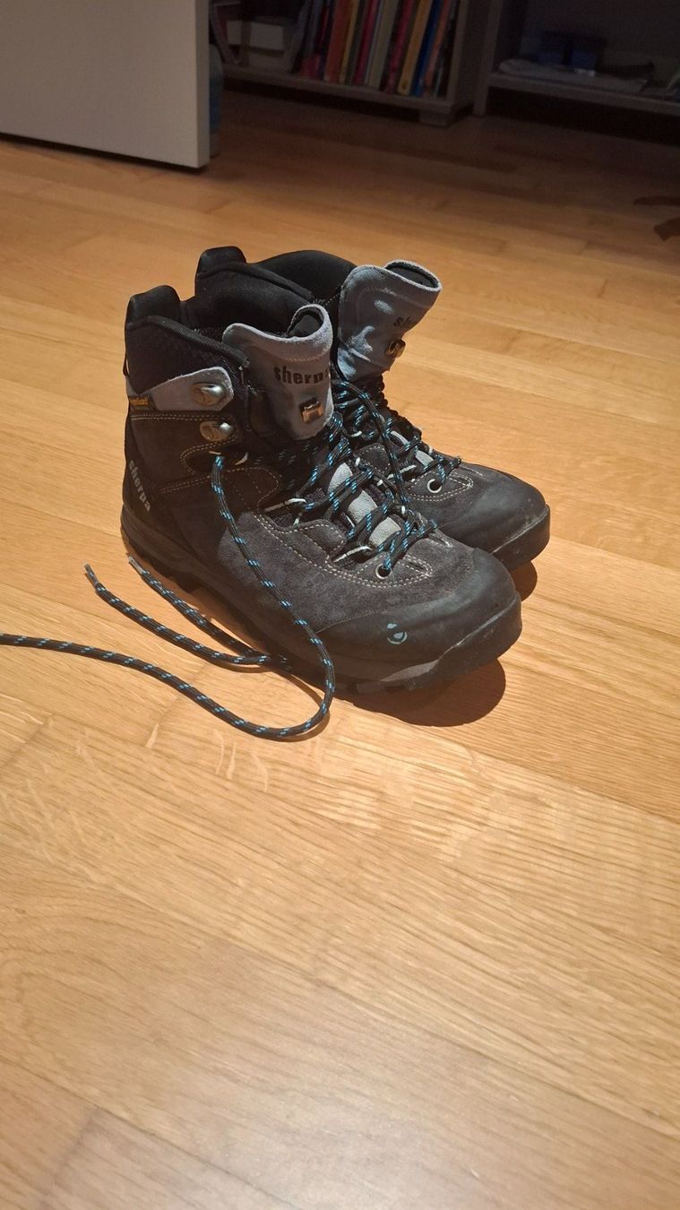 Sherpa Herrenschuhe: Wanderschuhe , Marke sherpa Grösse 38 – Gebraucht aus Rothenfluh von Sawi80