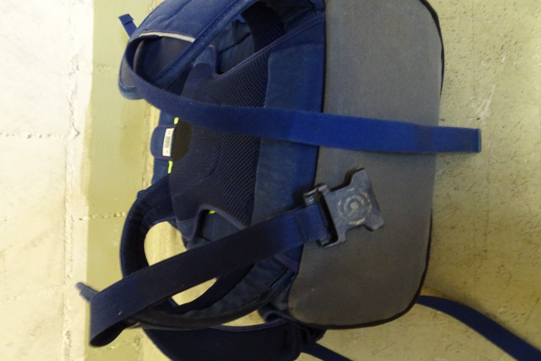 Satch Borse & Zaini: Satch Pack Schulrucksack blau - mit Gebrauchsspuren – Usato da Strengelbach venduto da schmetterling20 7