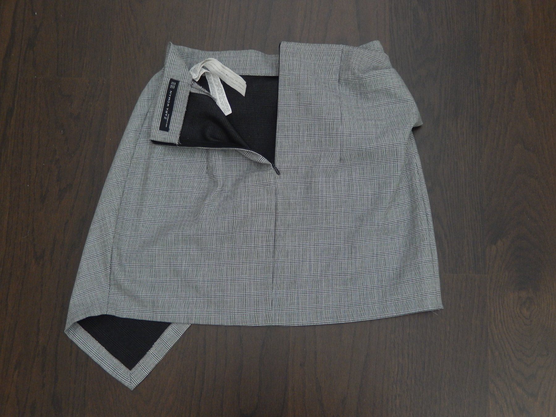 Zara Gonne: ZARA Twist Minirock Gr. XS – Usato da Tuggen venduto da vivira 7