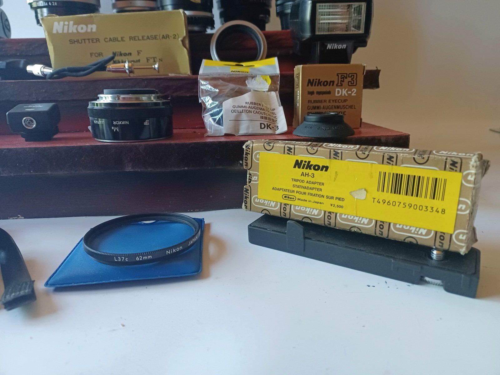 Nikon Kamera: Lot accessoires et objectifs Nikon – Gebraucht aus Travers von Aspago 3