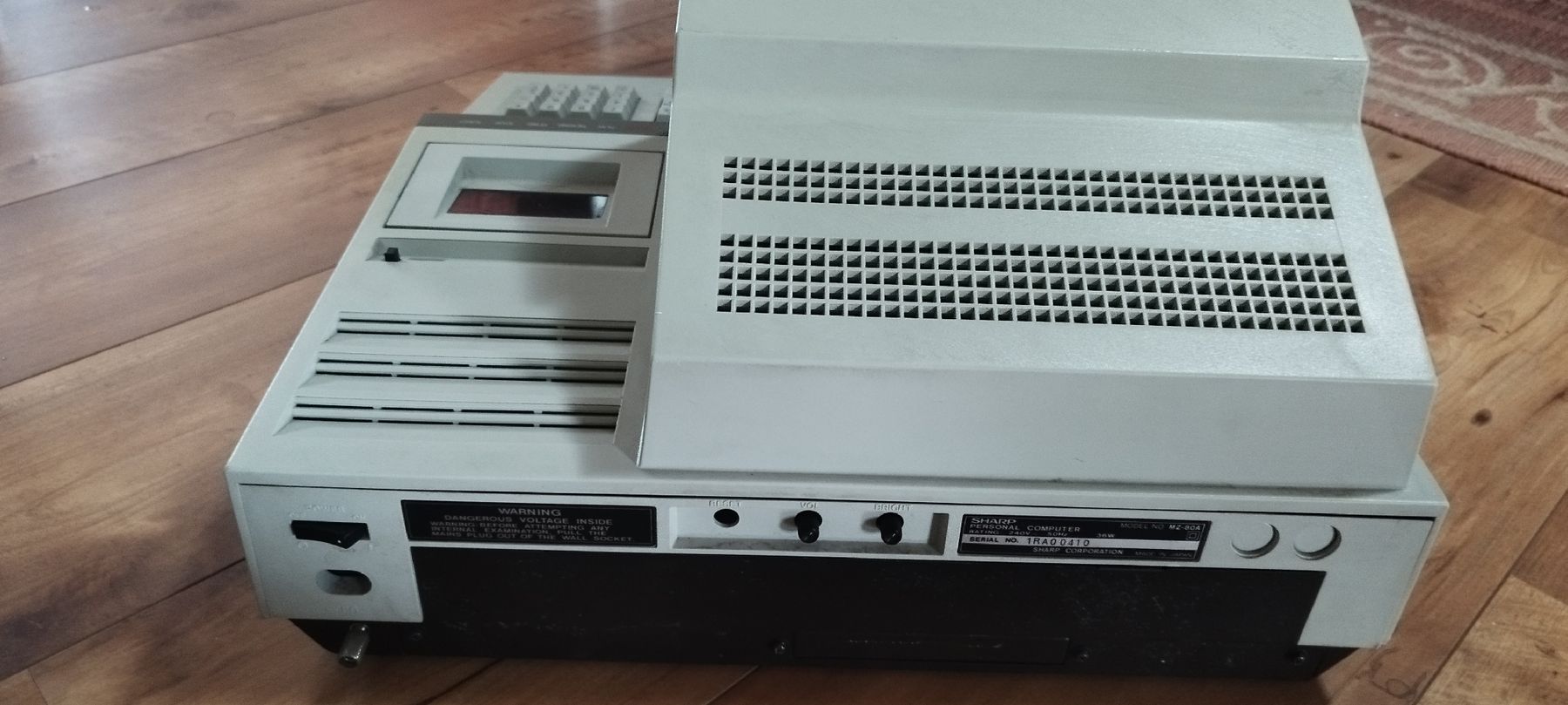 PCs: Sharp MZ-80-A – Défectueux à Domdidier par look80486 2