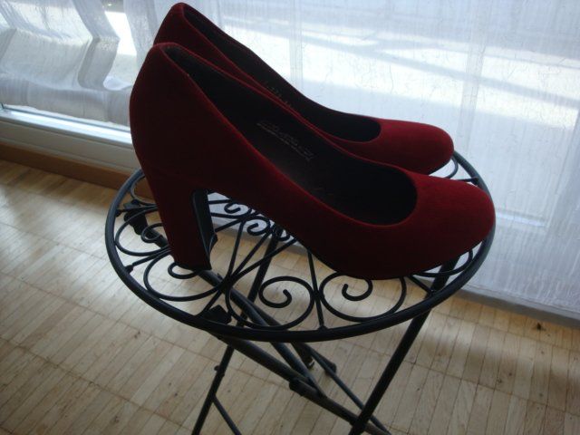 Damenschuhe: roter Pumps – Gebraucht aus Thun von Ereli47 1