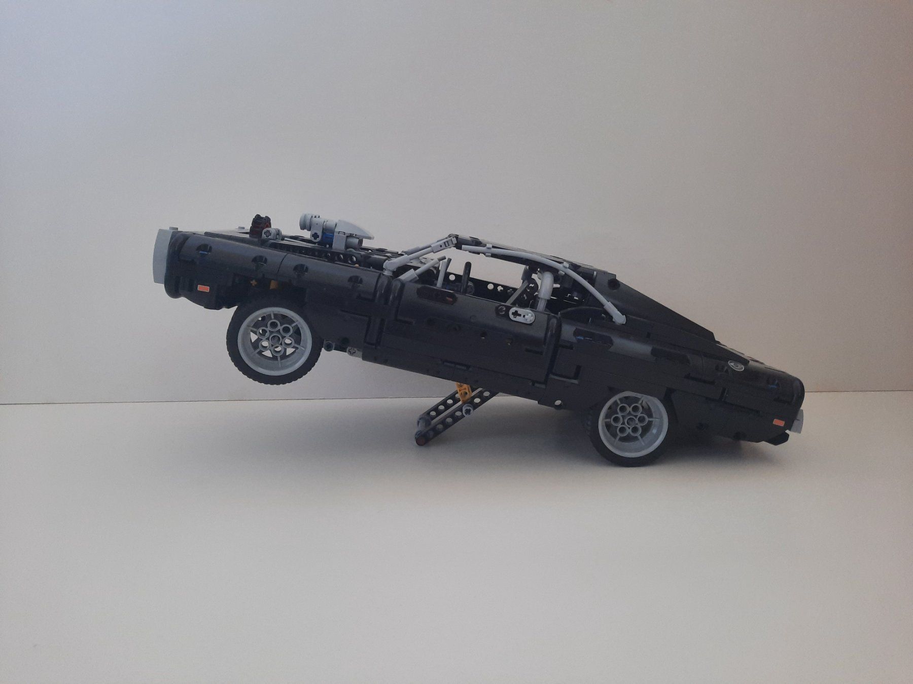 Lego Spielzeuge: LEGO Technik 42111 - Dom's Dodge Charger – Gebraucht aus Bassersdorf von Serayy 3