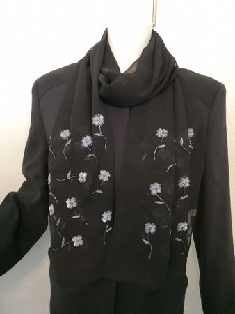 🤩SCHAL SCHWARZ MIT BLUMEN-PAILLETTEN HELLBLAU