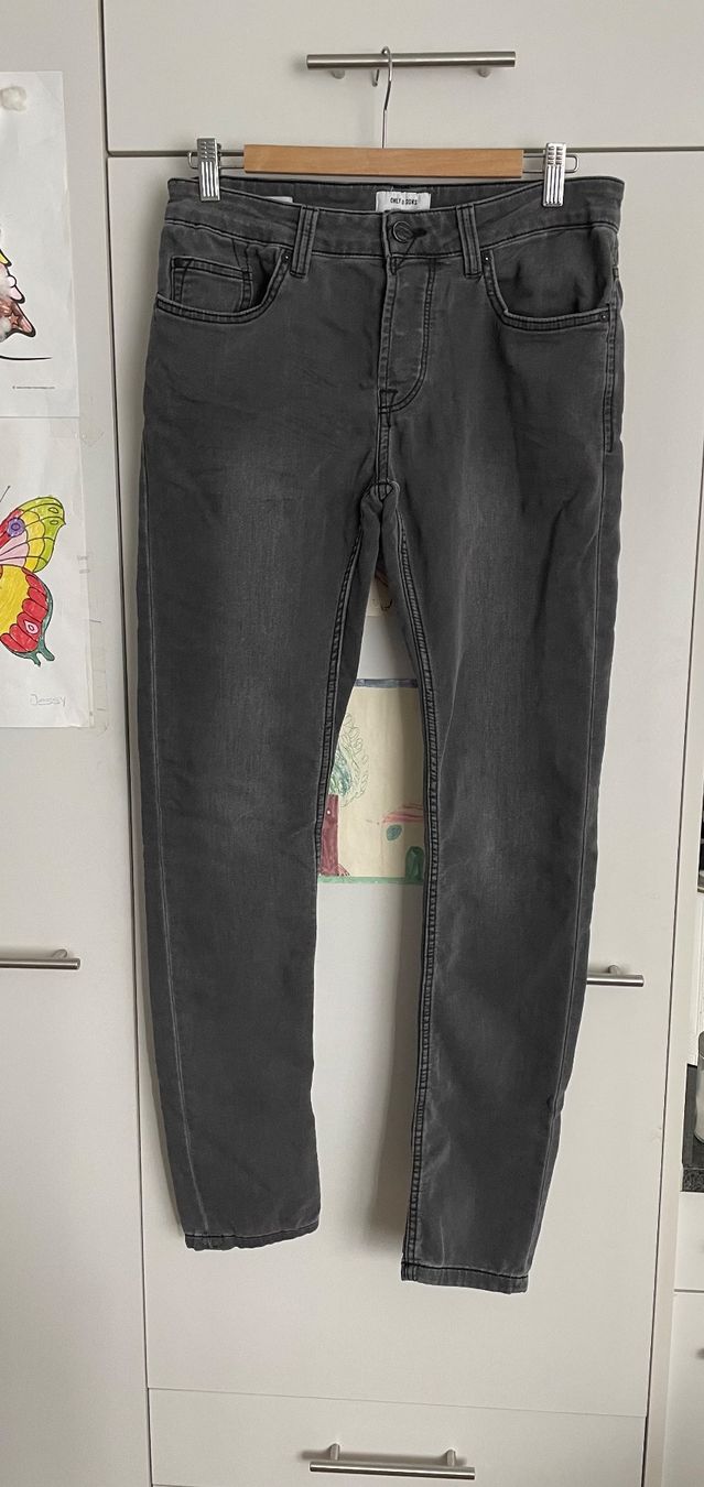 Jack & Jones Jeans: Only & Sons Slim Jeans, Grösse 31/ 32, Dunkelgrau – Usato da Zürich venduto da Sonnenschein_