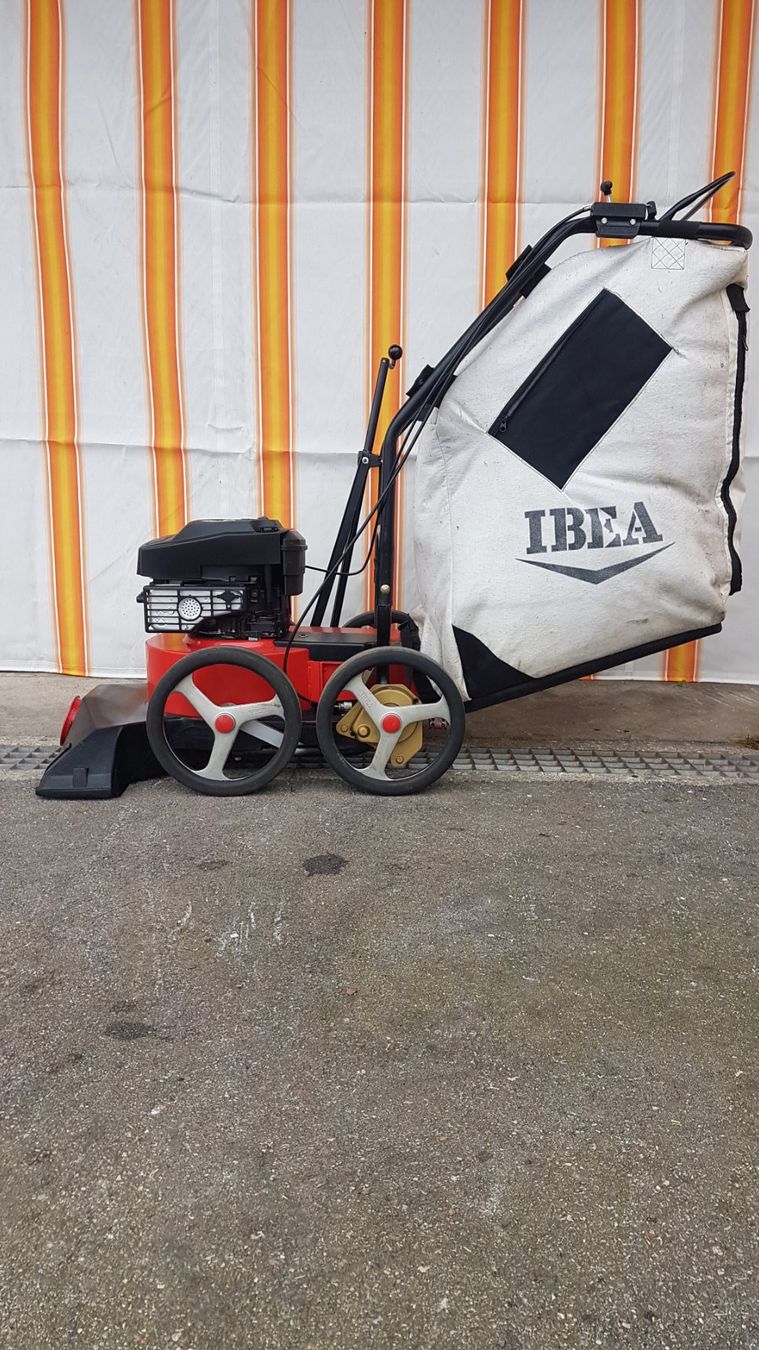Tutte le macchine: IBEA-Laubsauger – Usato da Hünenberg venduto da PeterB0102