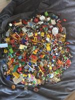 Riesige Kiste Playmobil kleinteile unsortiert.