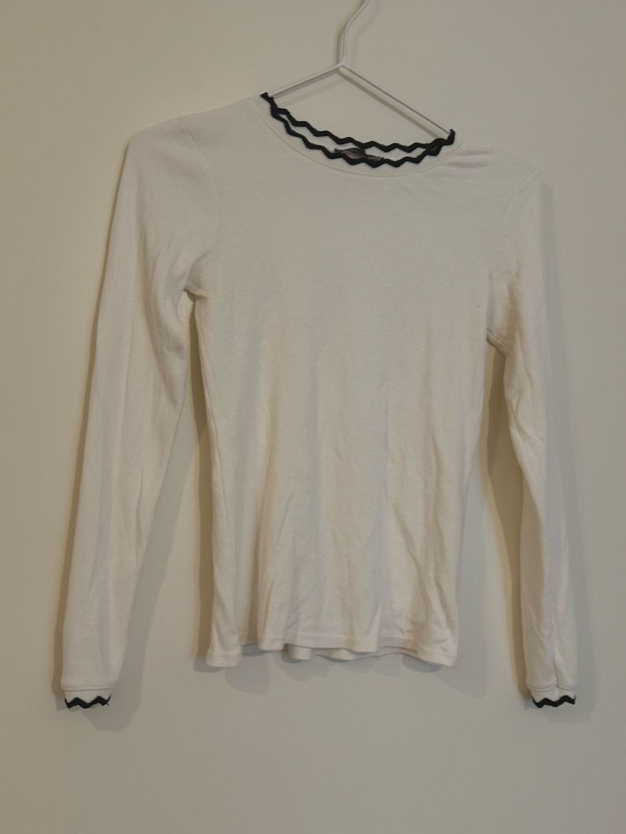 Zara Maglioni & Felpe: Weisses Langarmshirt mit schwarzer Borte  – Usato da Luzern venduto da vqu_8gks